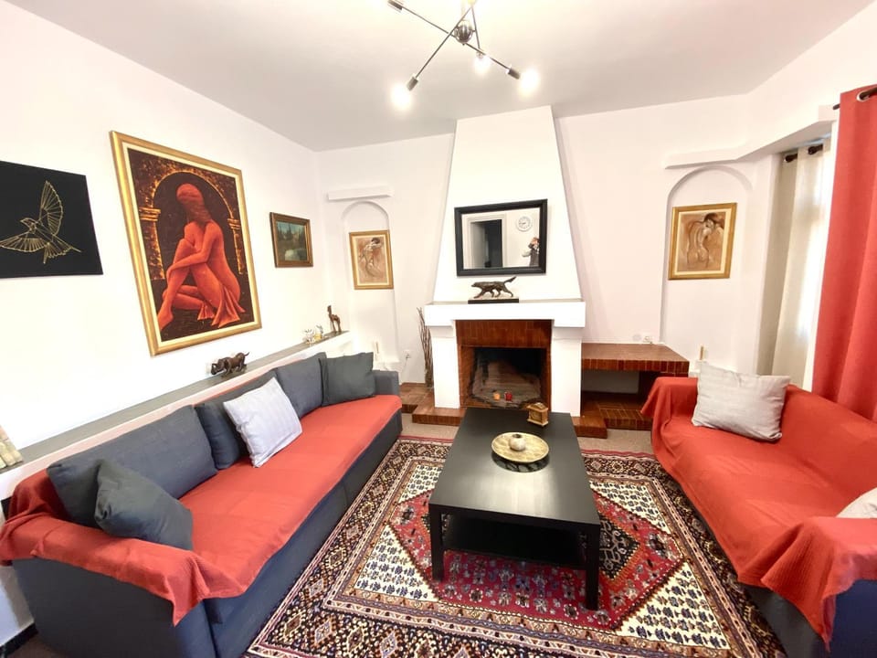 Communal lounge/ TV room, Living room, Seating area