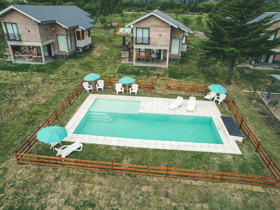 Property building, Garden view, Swimming pool, Swimming pool