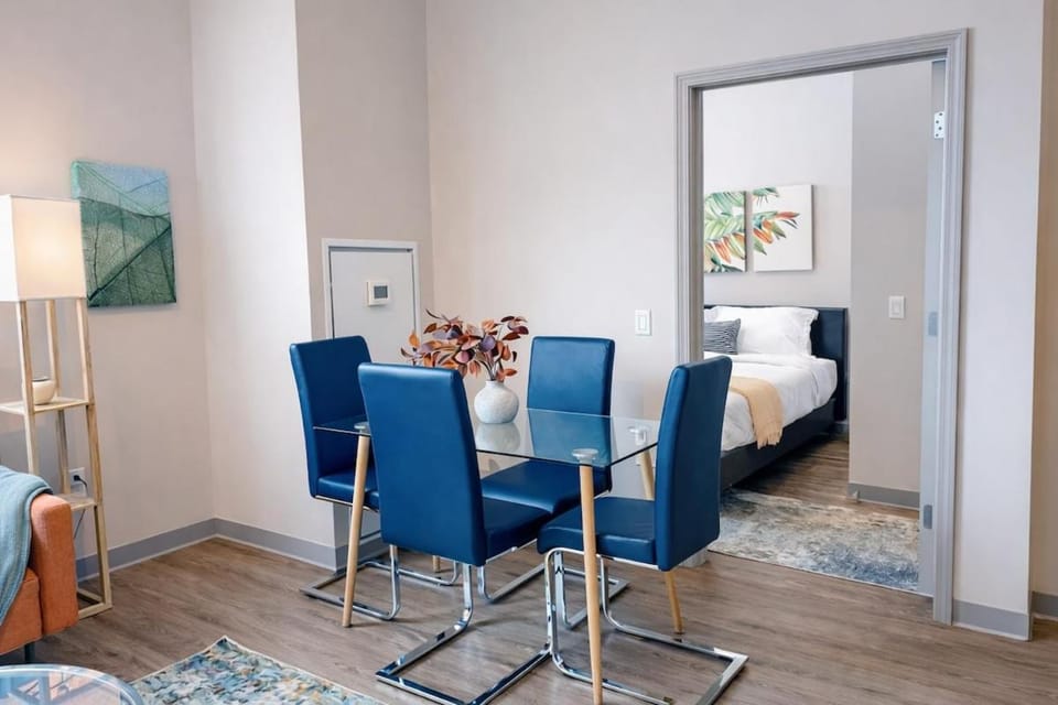 Modern 2BR in South Loop Near Soldier Field, Grant Park, Downtown, & Lakefront Trail Apartment in South Loop