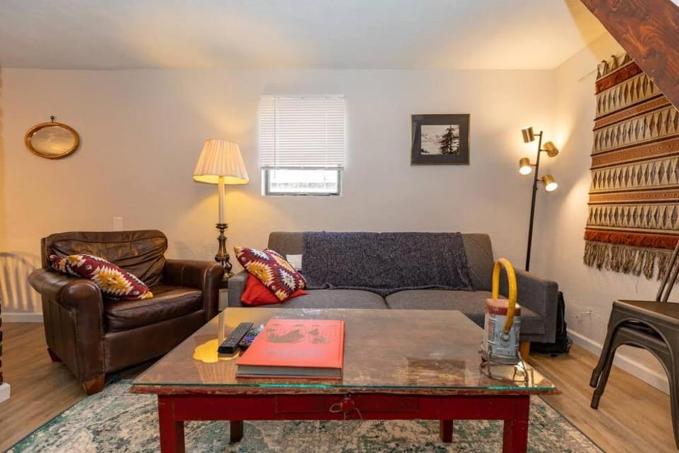 Cozy & Comfy Cottage in the City - w parking House in Pittsburgh
