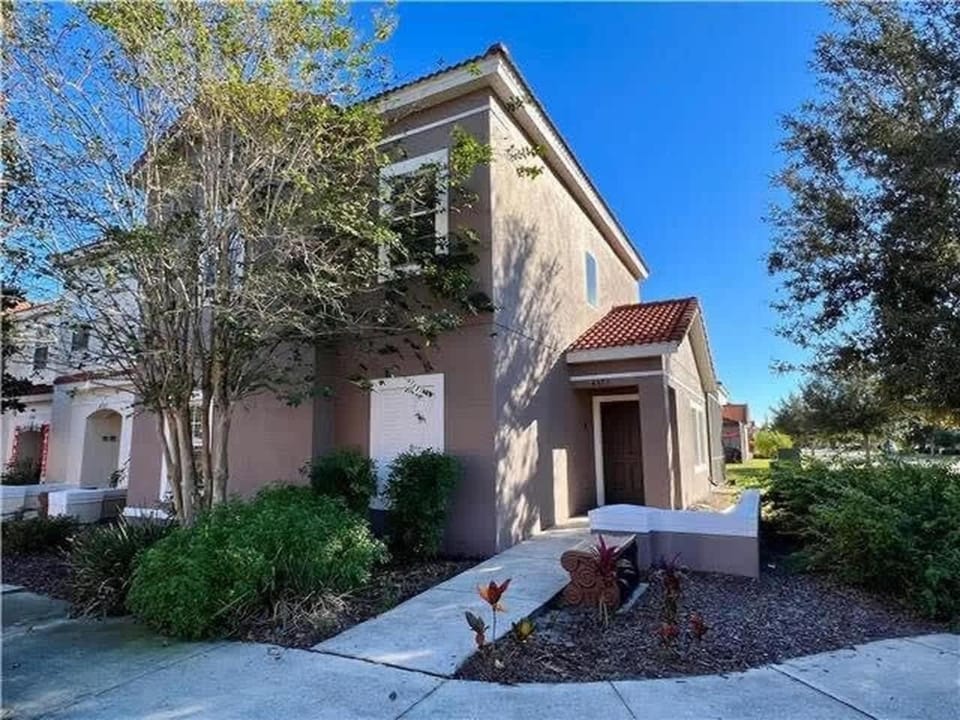 Four Bedroom w/ Screened Pool Close to Disney 4572 House in Kissimmee