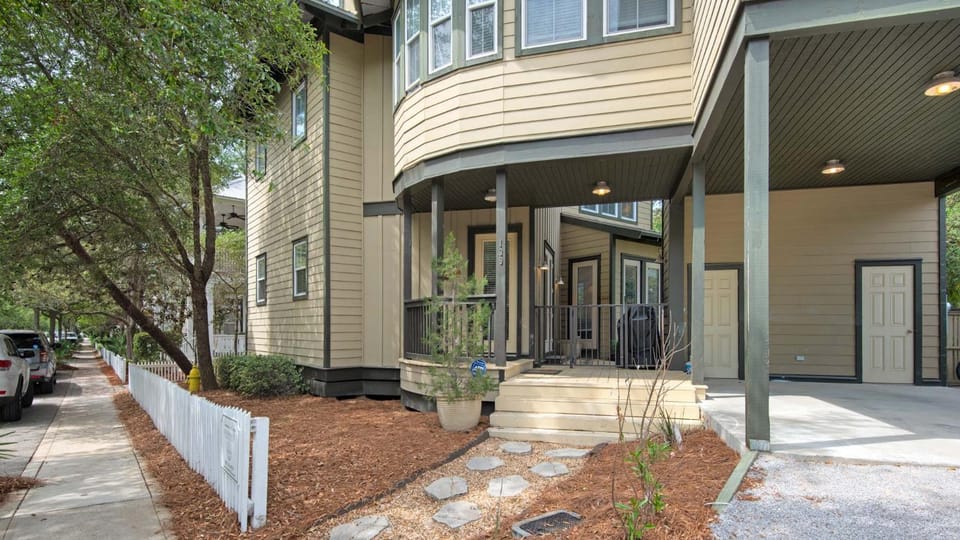 139 N Ryan St House in South Walton County