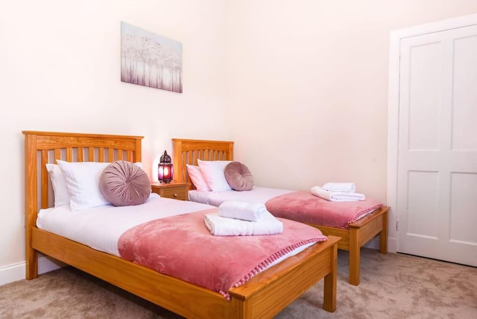 Cosy 200 Year Old Listed Cottage Near to St Andrews House in Scotland