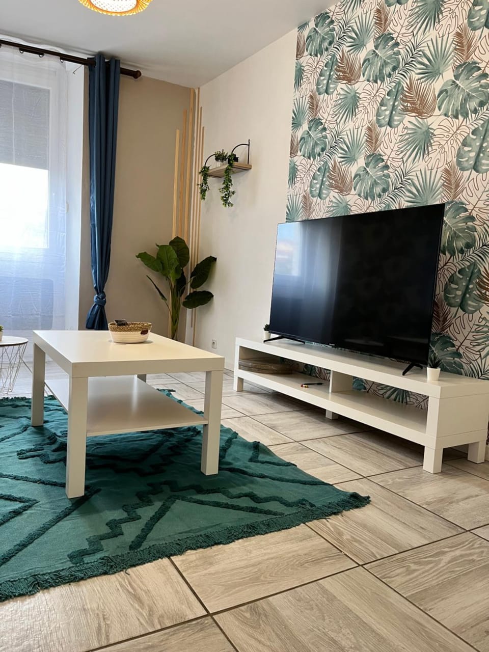 TV and multimedia, Seating area