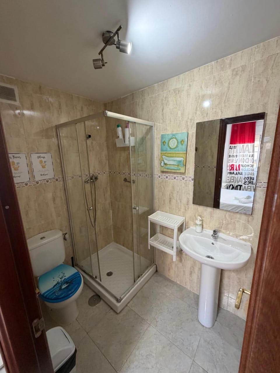 Shower, Toilet