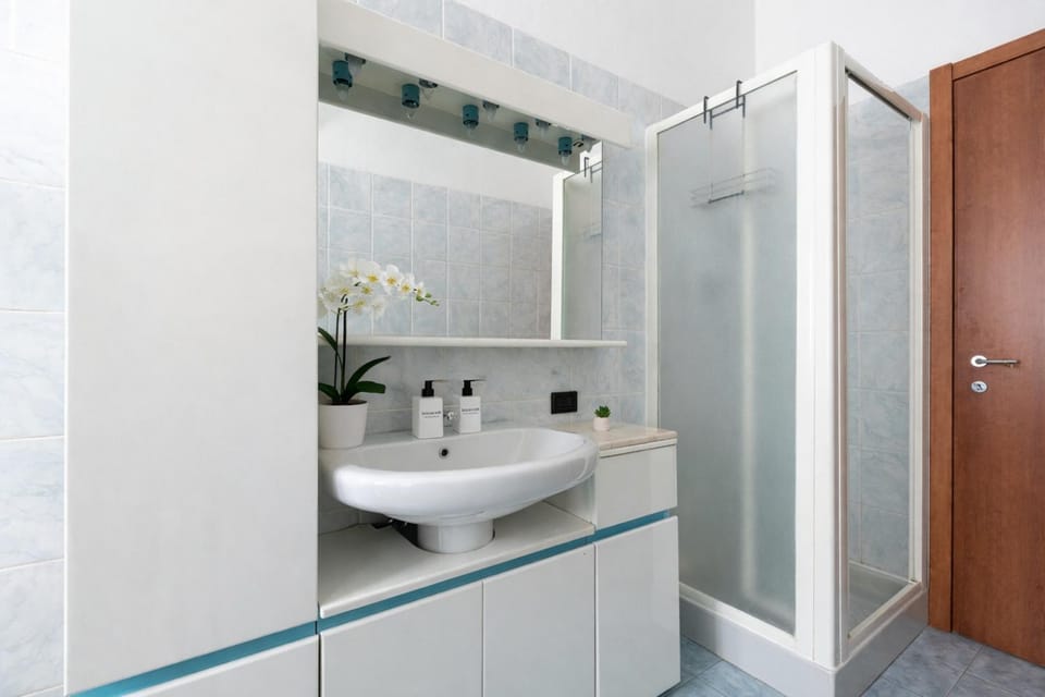 San Siro Big House Wifi Netflix Free Parking Apartment in Milan