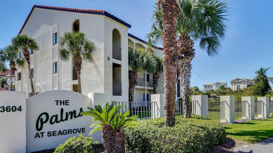Palms C4 House in South Walton County