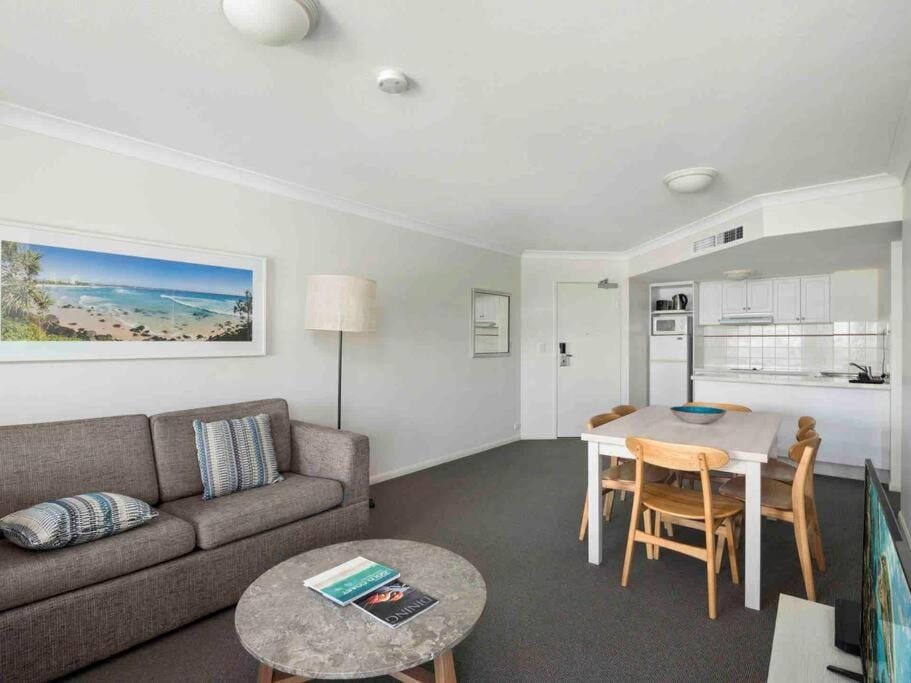 Gold Coast Calypso Resort, Coolangatta Beach Apartment in Tweed Heads