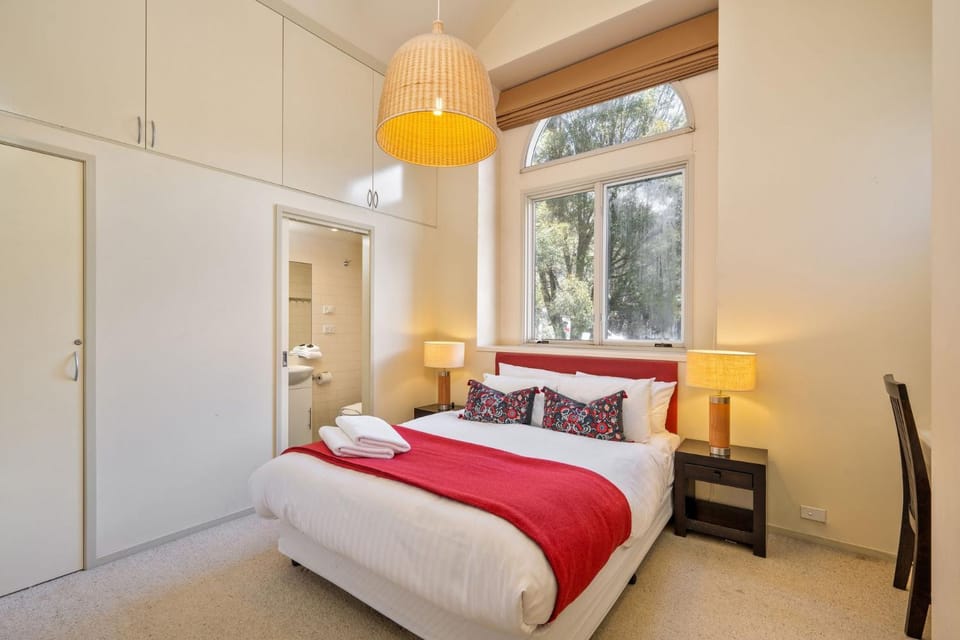 Bedroom, wardrobe