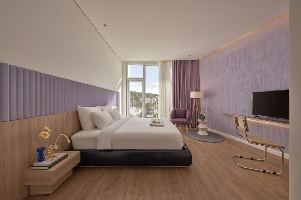 Bed, Day, TV and multimedia, Balcony/Terrace