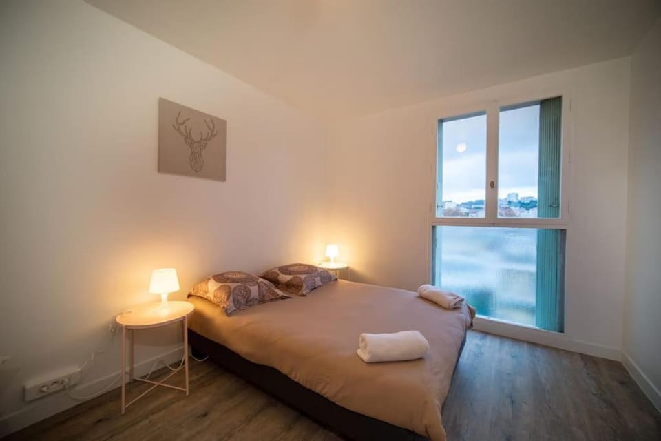 Fully equipped apartment balcony sleeps 7 wifi Apartment in Marseille