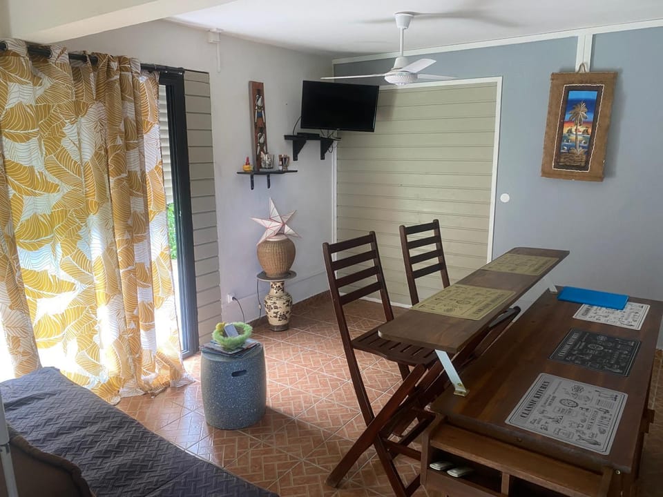 Bas de villa ensoleillé ventilé Apartment in Grande-Terre, Guadeloupe
