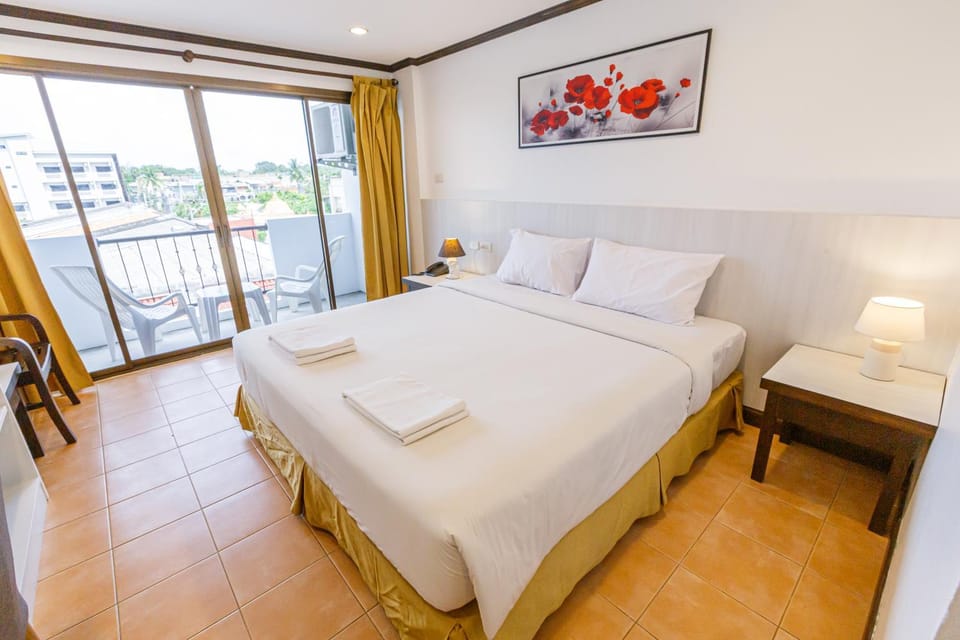 Bed, Balcony/Terrace, Bedroom, towels, air conditioner