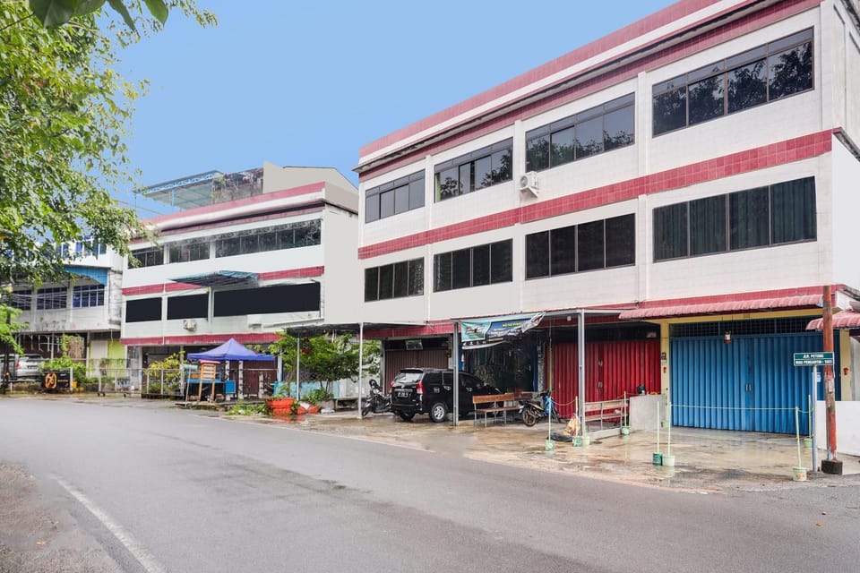 Facade/entrance