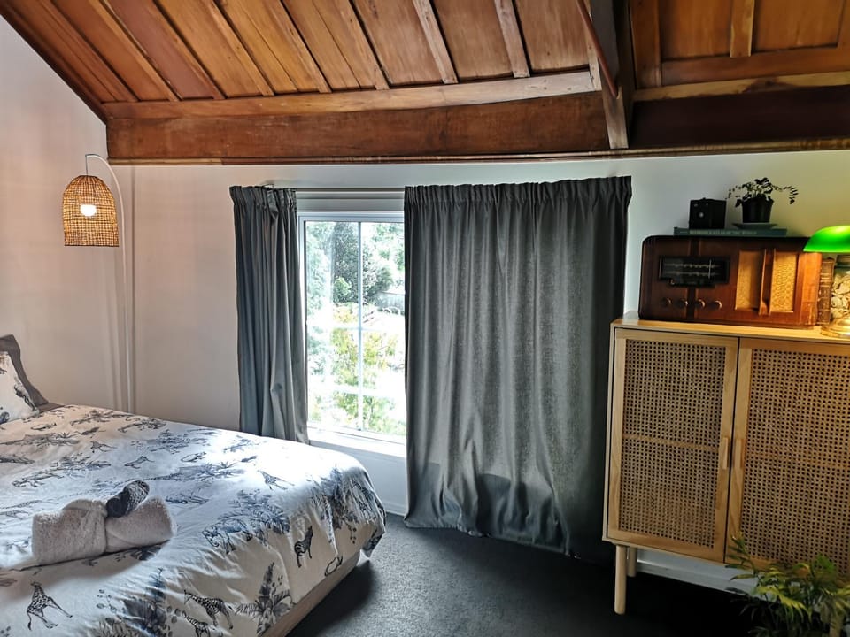 The Gisborne Club - Boutique accommodation Bed and Breakfast in Gisborne