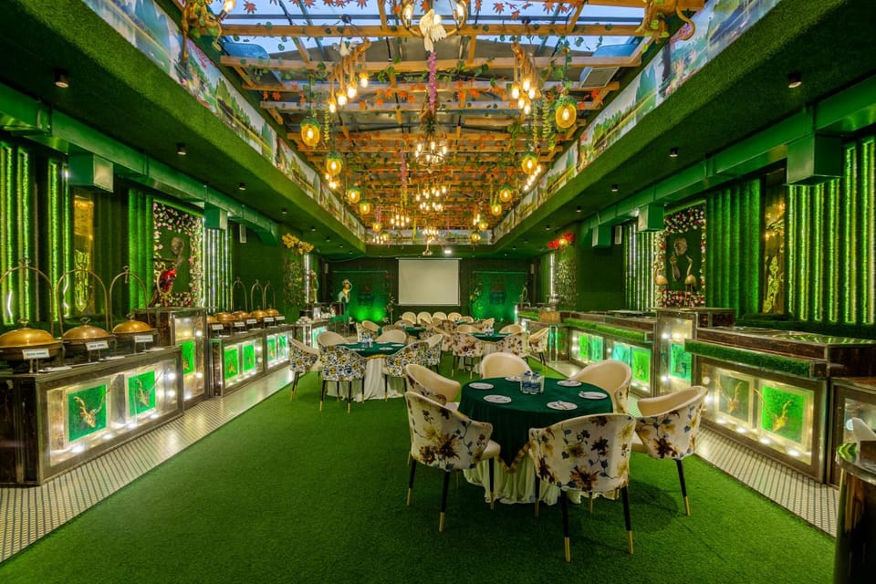 Restaurant/places to eat, Banquet/Function facilities