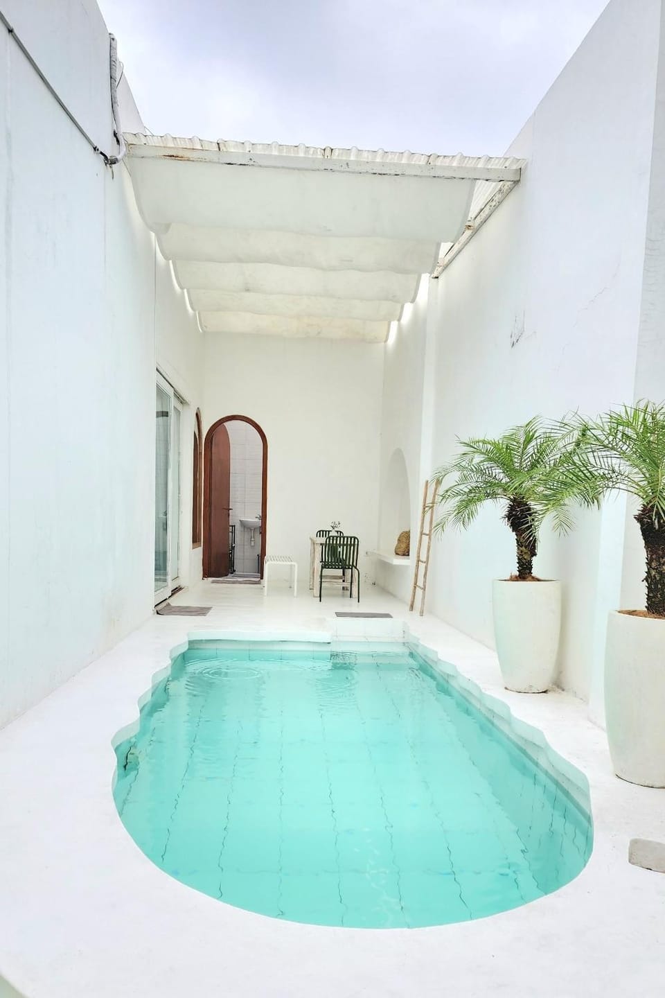 Swimming pool