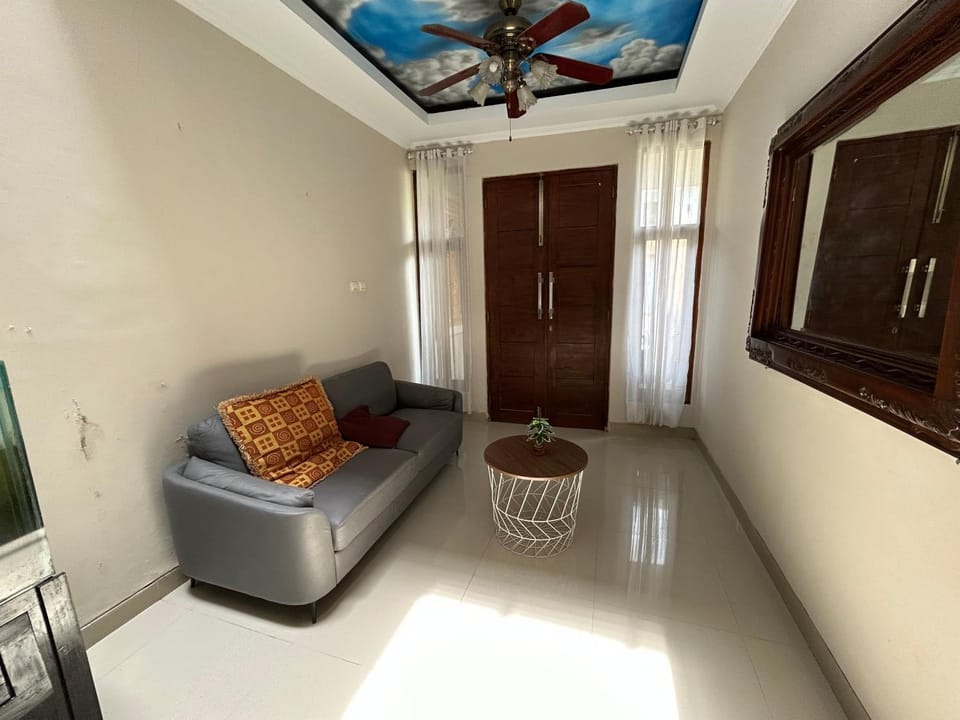 Guest House DiFi Timoho House in Yogyakarta