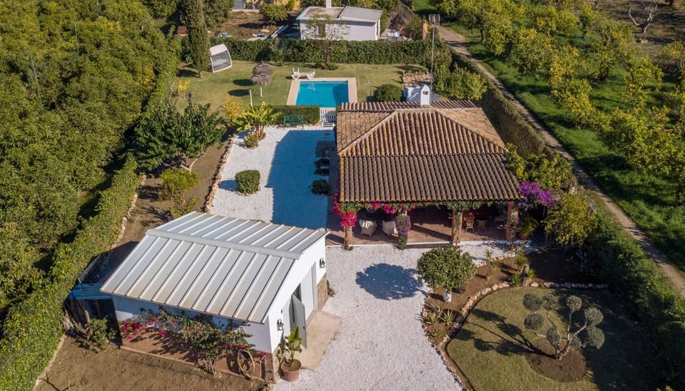 Property building, Bird's eye view, Garden, Garden view, Pool view