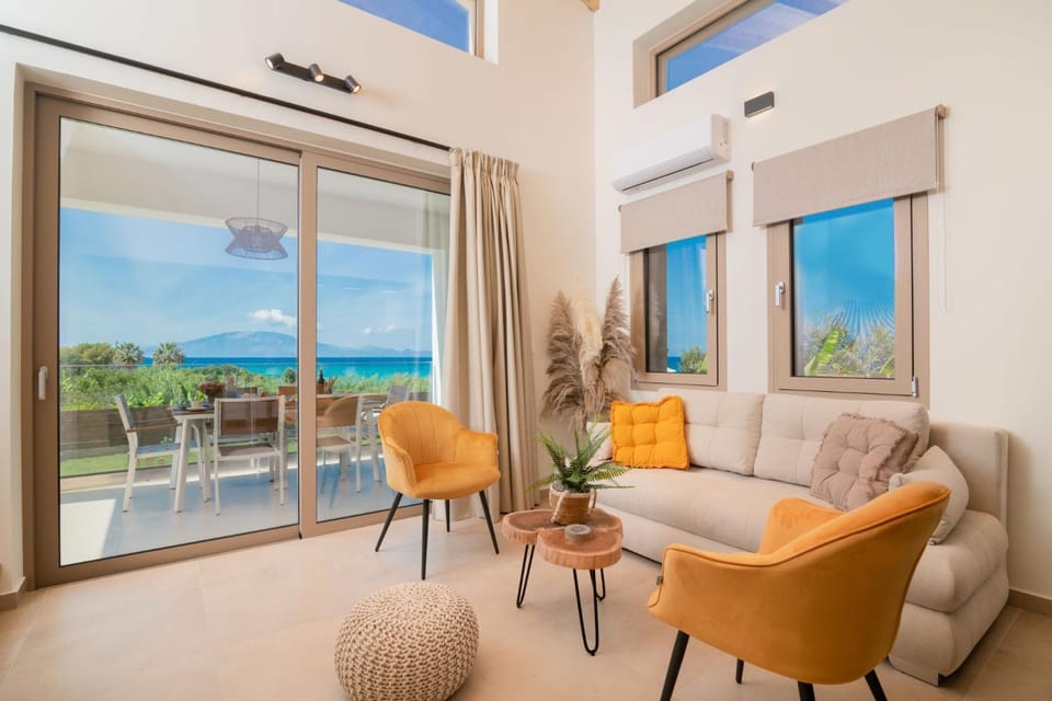 Living room, Sea view