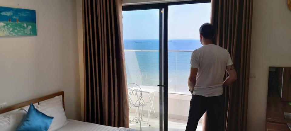 View (from property/room), Balcony/Terrace, Mountain view, Sea view
