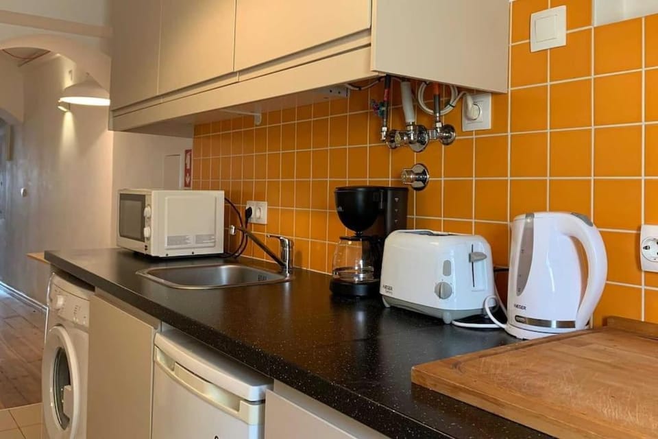 Coffee/tea facilities, minibar, washing machine