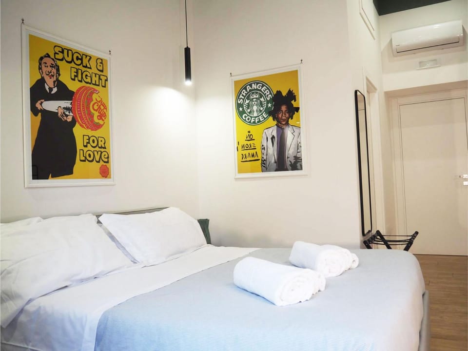 Bed, Photo of the whole room, Bedroom, towels, air conditioner
