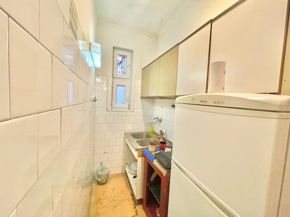 Kitchen or kitchenette, oven, pet friendly, stove