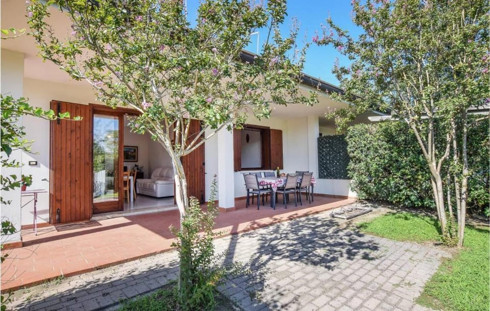 VILLA MAGNOLIA vicino al mare Villa in Isola Albarella