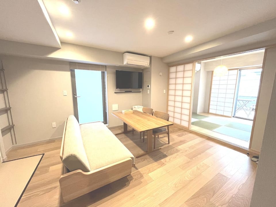 TV and multimedia, Living room, Photo of the whole room, Seating area