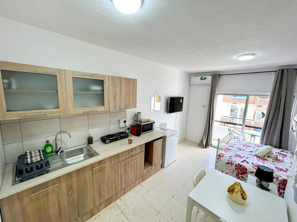 TV and multimedia, Photo of the whole room, Bedroom, minibar, pet friendly, stove