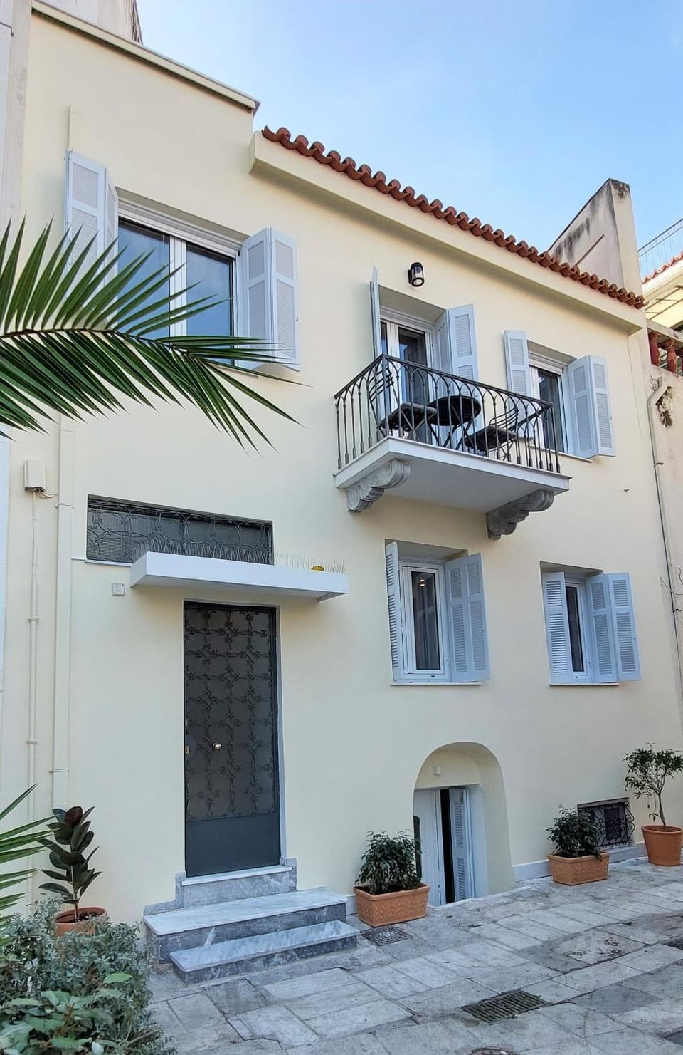 Facade/entrance, Balcony/Terrace