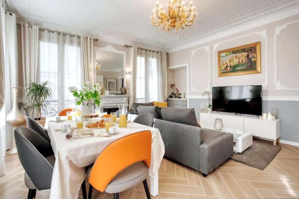 TV and multimedia, Living room, Dining area