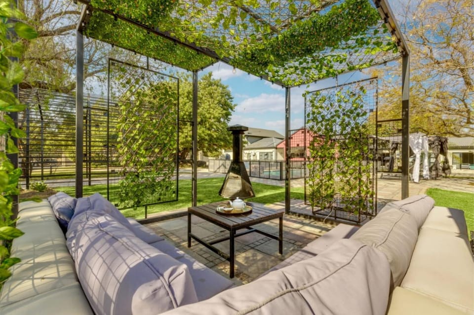 Summit Della Suite Bed and Breakfast in Gauteng
