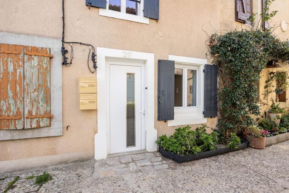 Maison atypique dans circulade Apartment in Occitanie