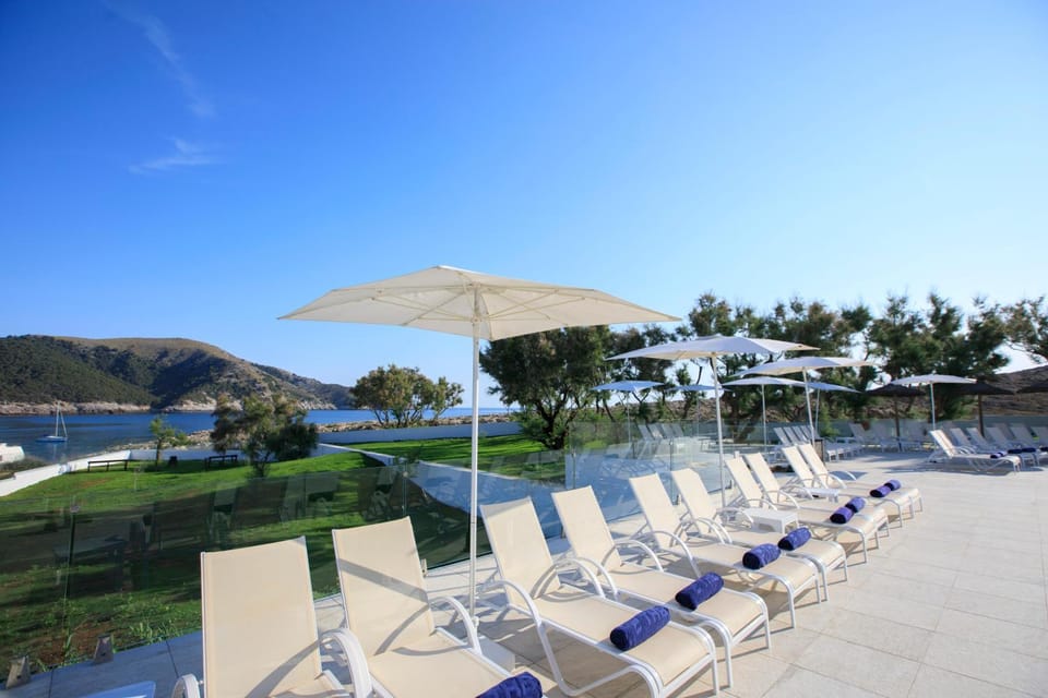 Balcony/Terrace, Swimming pool
