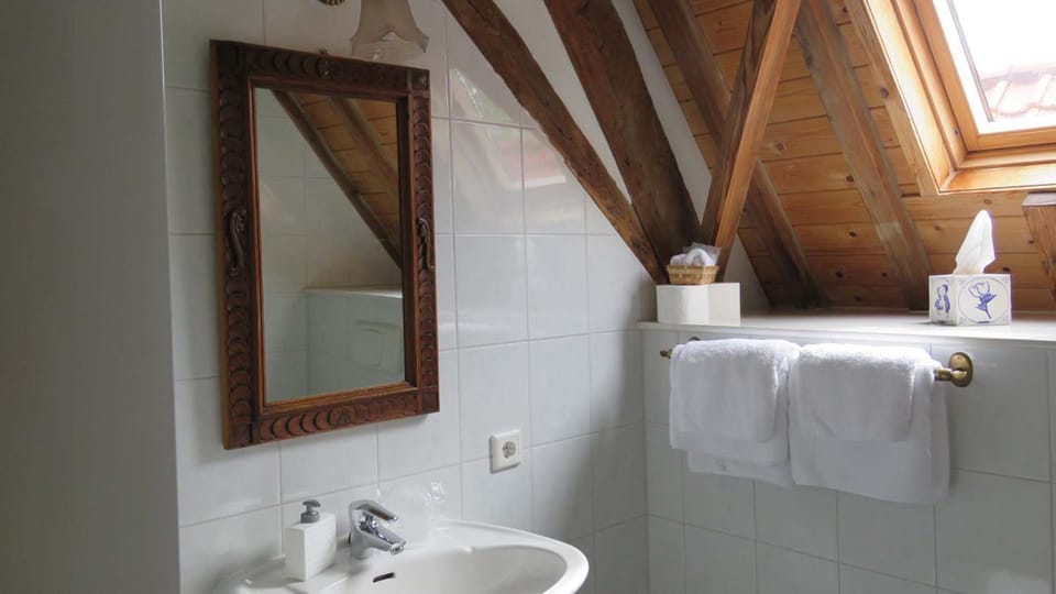 Bathroom, towels