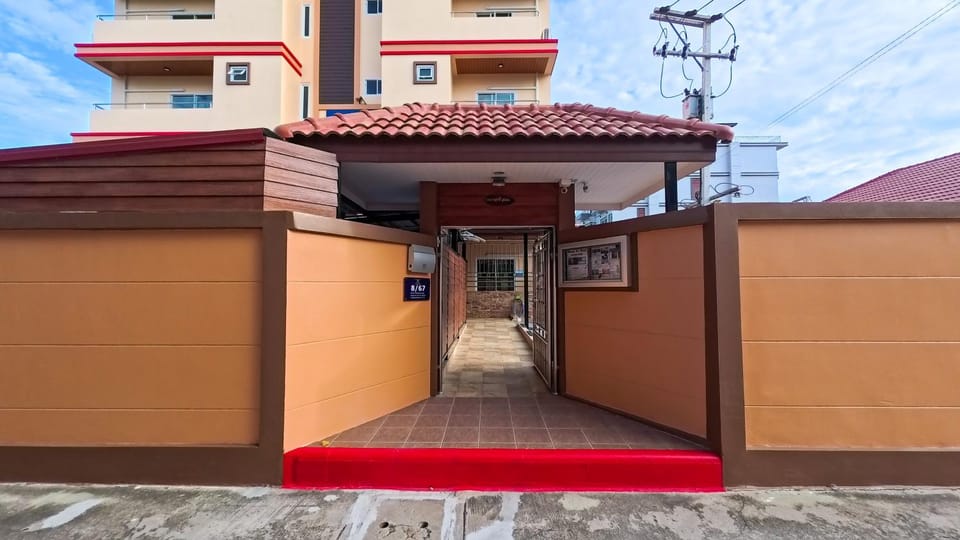 Property building, Facade/entrance
