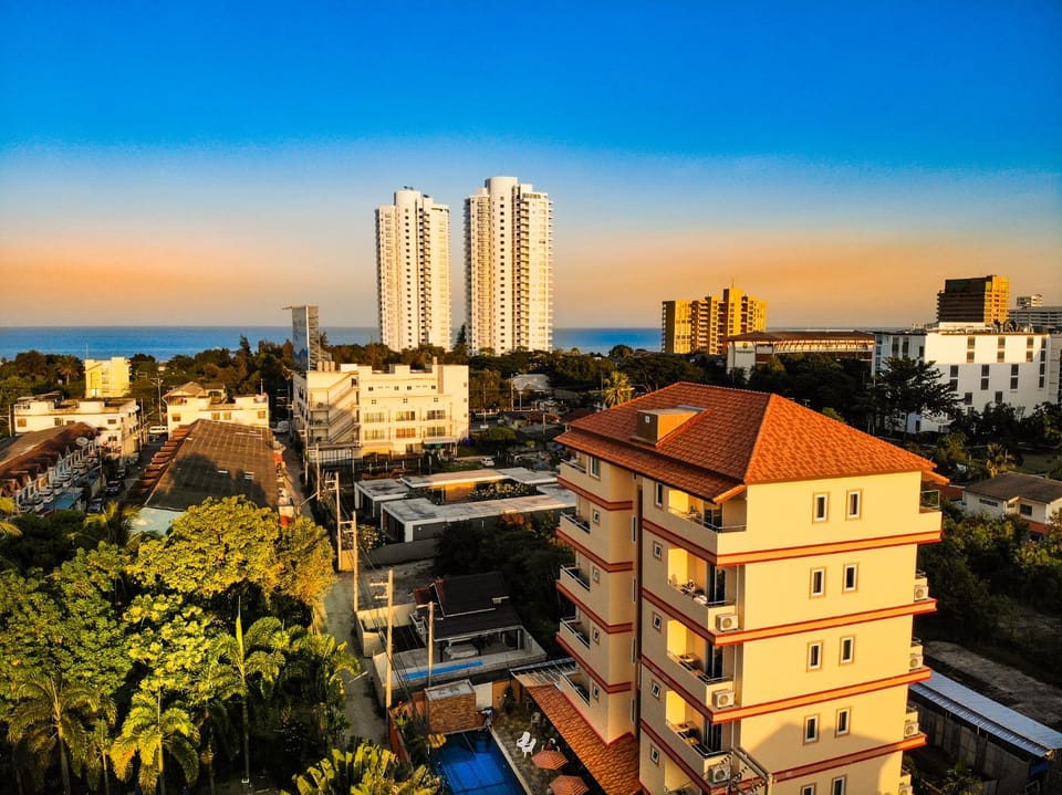 Property building, Bird's eye view, View (from property/room), Balcony/Terrace, Landmark view, Sea view, Sunrise