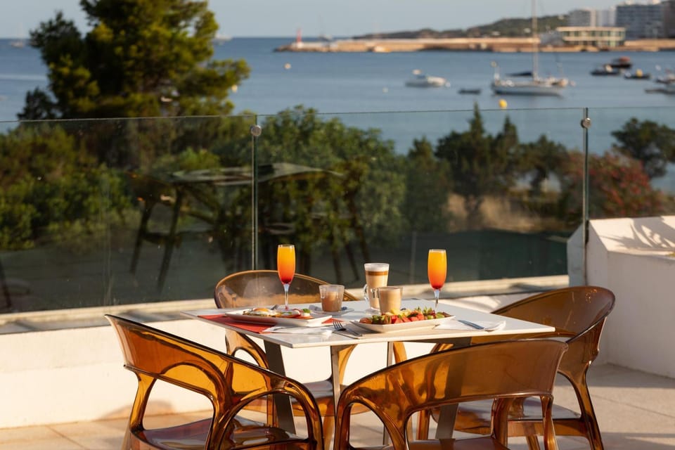 Restaurant/places to eat, Food and drinks, Meals, Breakfast