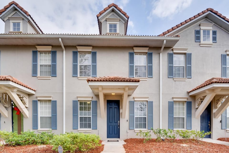 15 Mi to Disney: Kissimmee Townhome w/ Patio House in Kissimmee
