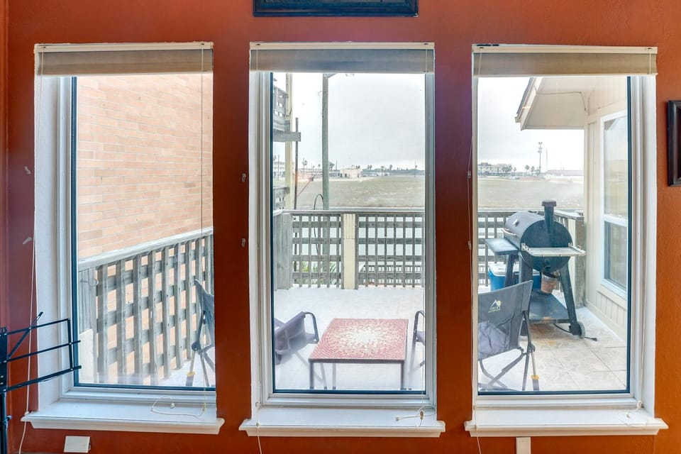 Boat Slip Access: North Padre Island Condo! House in North Padre Island