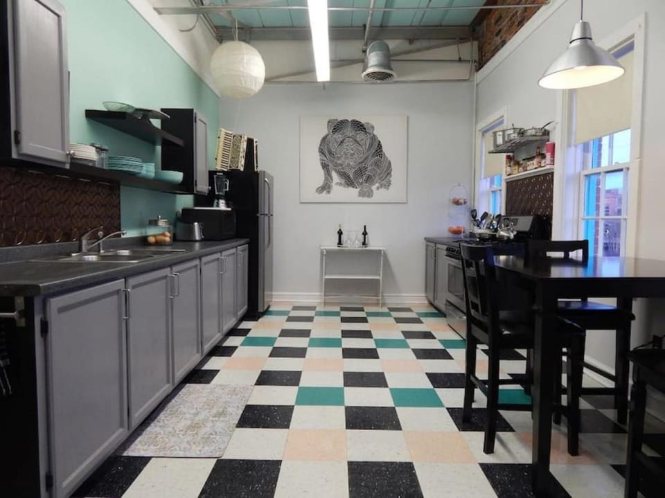 Kitchen or kitchenette