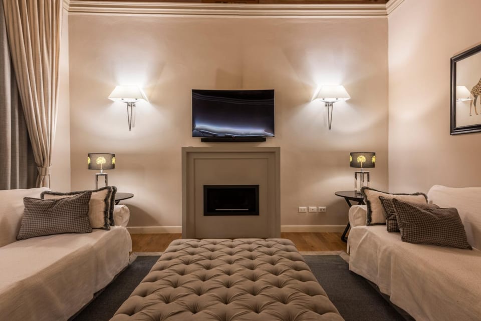 TV and multimedia, Living room, Seating area