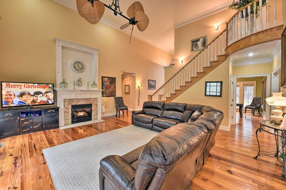 Pool, Grill + Patio: Spacious Statesboro Estate! House in South Carolina