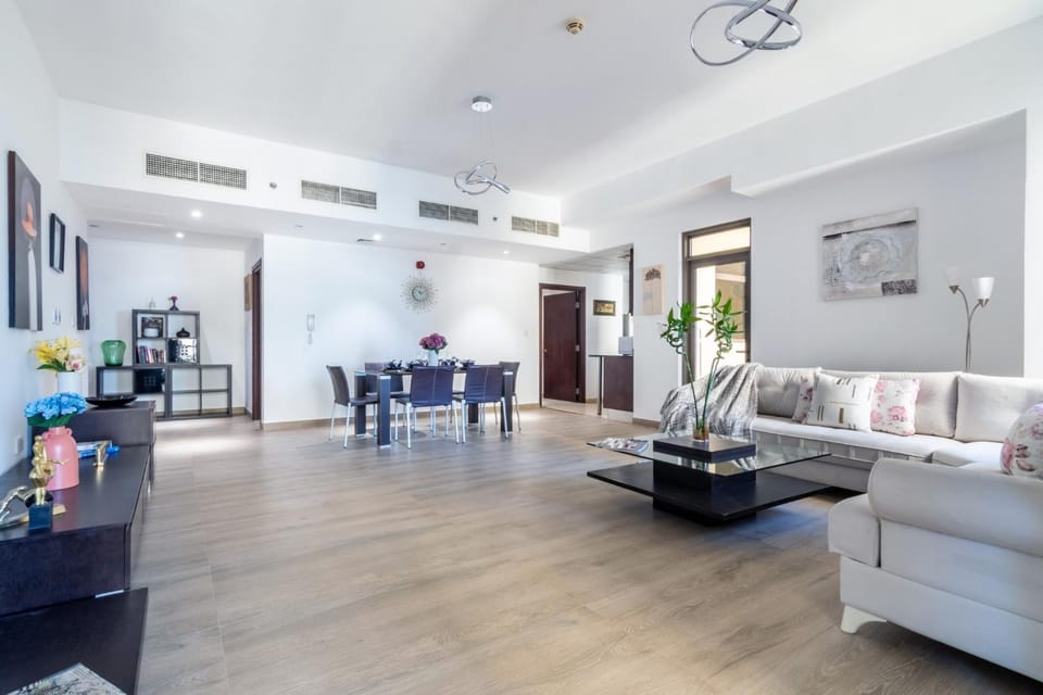 The Smart Concierge - Amwaj 4 House in Dubai