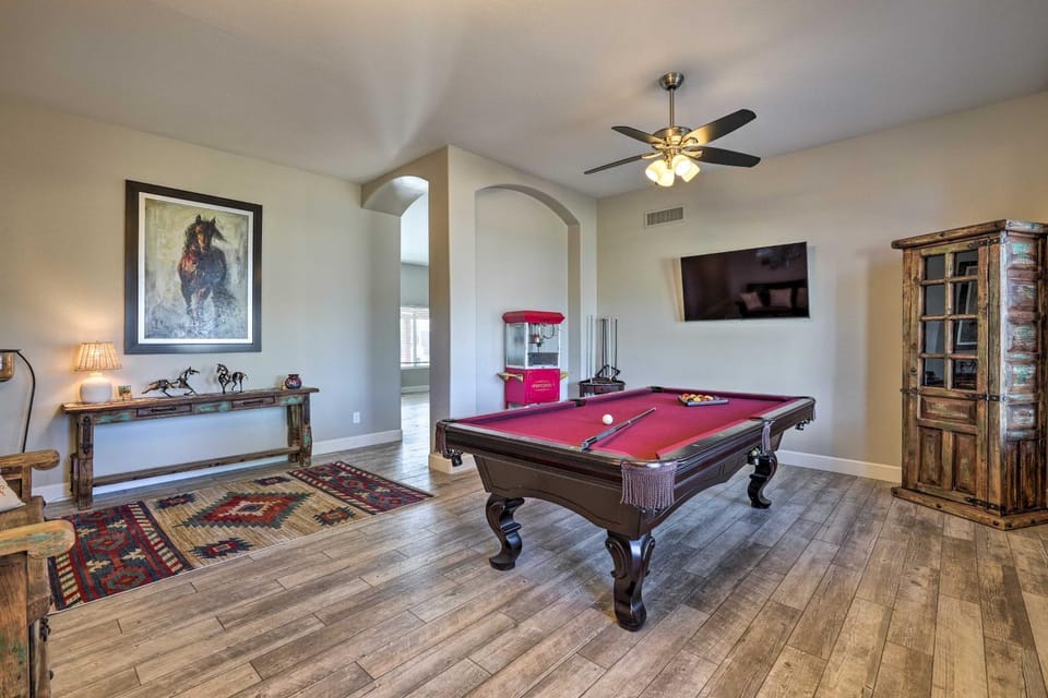 Hot Tub, Game Room! North Phoenix Desert Gem House in New River