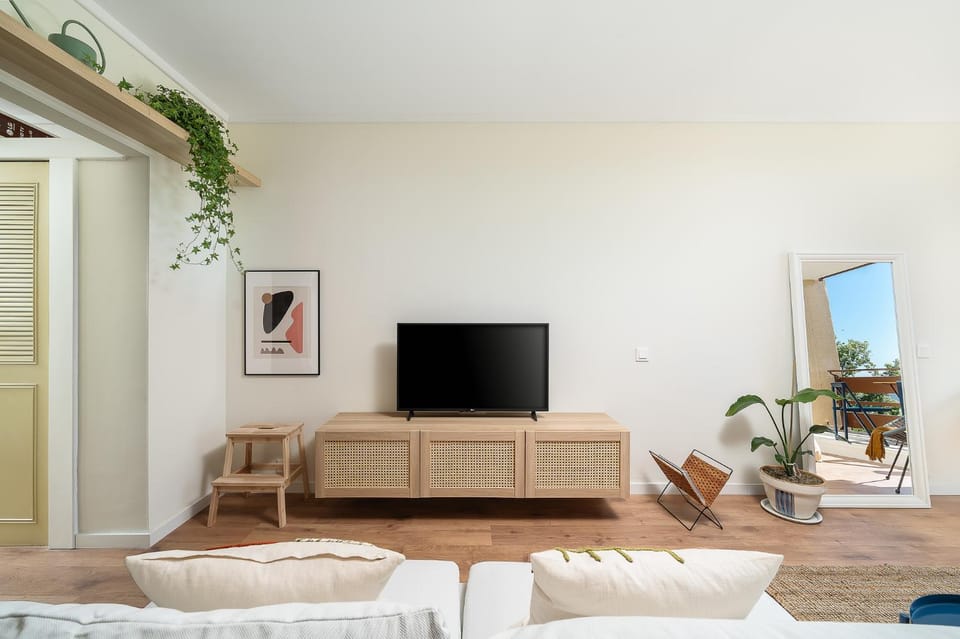 Communal lounge/ TV room, TV and multimedia, Living room