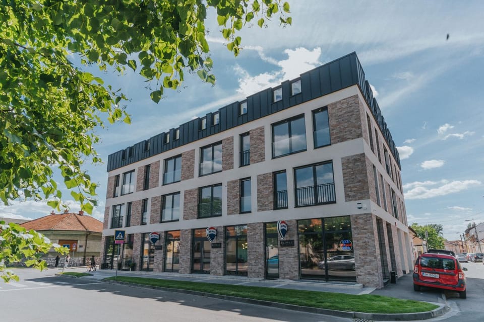 Property building, Day, Neighbourhood, Street view