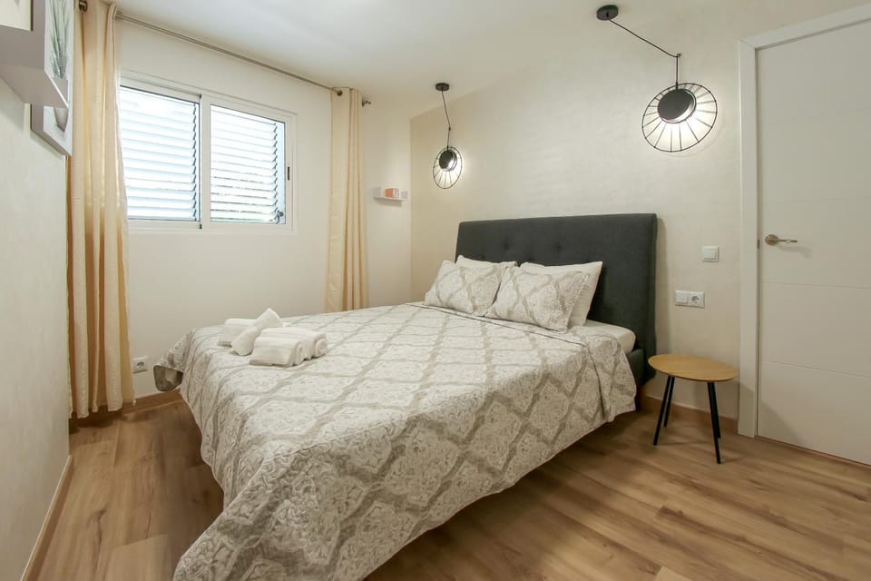 Bed, Bedroom